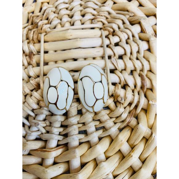 Vintage 3/4 x 1" Domed Oval Cream Gold Enamel Post Earrings - Picture 1 of 3